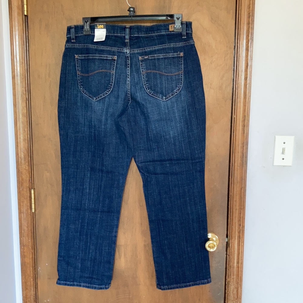Lee jean midrise relaxed fit straight leg jean 16 short - Picture 11 of 17